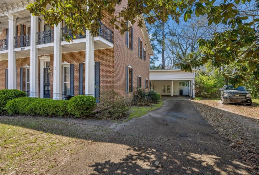 140 MAURY ST, Holly Springs, Mississippi 38635, 4 Bedroom Bedrooms, 11 Room Rooms,3 BathroomBathrooms,Residential,For Sale,MAURY,0,10217284
