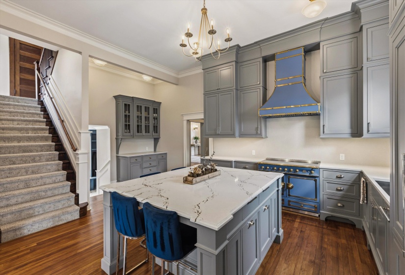 227 STONEWALL ST, Memphis, Tennessee 38112, 6 Bedrooms Bedrooms, 15 Rooms Rooms,4.1 BathroomsBathrooms,Residential,For Sale,STONEWALL,10217292