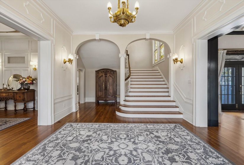 227 STONEWALL ST, Memphis, Tennessee 38112, 6 Bedrooms Bedrooms, 15 Rooms Rooms,4.1 BathroomsBathrooms,Residential,For Sale,STONEWALL,10217292