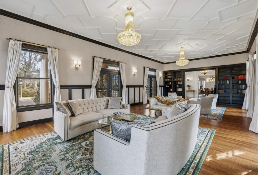 227 STONEWALL ST, Memphis, Tennessee 38112, 6 Bedrooms Bedrooms, 15 Rooms Rooms,4.1 BathroomsBathrooms,Residential,For Sale,STONEWALL,10217292
