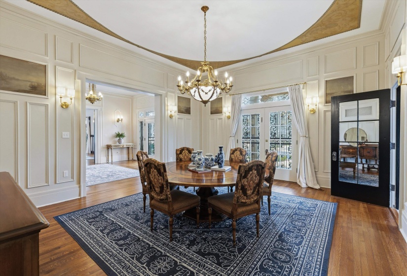 227 STONEWALL ST, Memphis, Tennessee 38112, 6 Bedrooms Bedrooms, 15 Rooms Rooms,4.1 BathroomsBathrooms,Residential,For Sale,STONEWALL,10217292