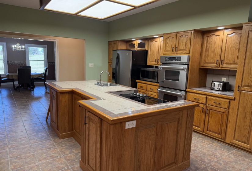 695 MIDDLEBURG RD, Hickory Valley, Tennessee 38042, 6 Bedrooms Bedrooms, 18 Rooms Rooms,5 BathroomsBathrooms,Residential,For Sale,MIDDLEBURG,10217293