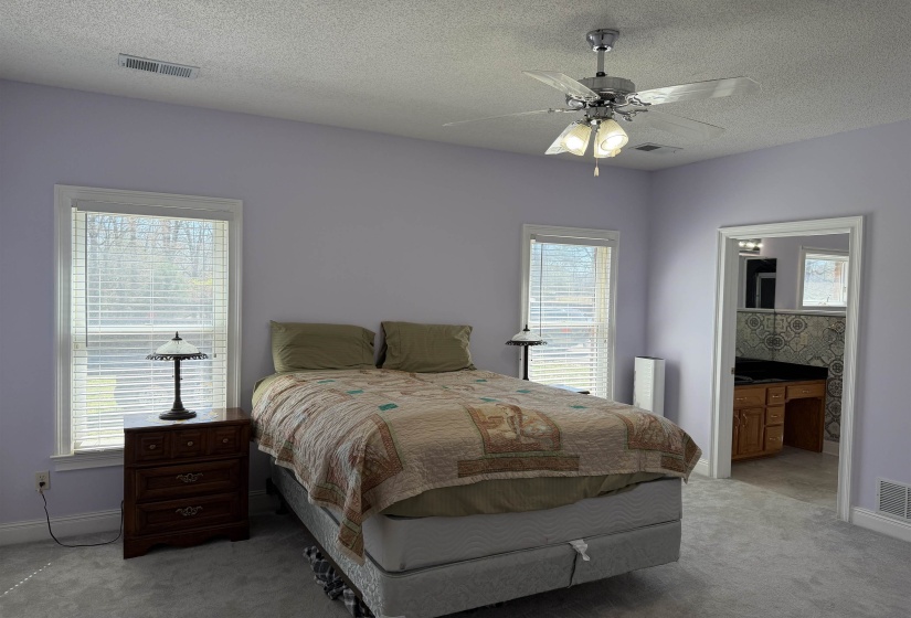 695 MIDDLEBURG RD, Hickory Valley, Tennessee 38042, 6 Bedrooms Bedrooms, 18 Rooms Rooms,5 BathroomsBathrooms,Residential,For Sale,MIDDLEBURG,10217293