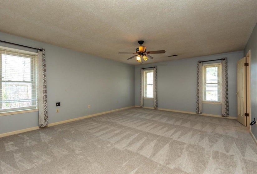 2952 HOLLY HEATH CV, Germantown, Tennessee 38138, 4 Bedrooms Bedrooms, 9 Rooms Rooms,3.1 BathroomsBathrooms,Residential,For Sale,HOLLY HEATH,10217316