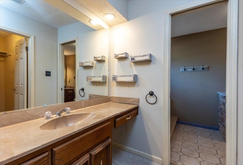 2952 HOLLY HEATH CV, Germantown, Tennessee 38138, 4 Bedrooms Bedrooms, 9 Rooms Rooms,3.1 BathroomsBathrooms,Residential,For Sale,HOLLY HEATH,10217316
