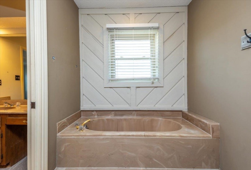 2952 HOLLY HEATH CV, Germantown, Tennessee 38138, 4 Bedrooms Bedrooms, 9 Rooms Rooms,3.1 BathroomsBathrooms,Residential,For Sale,HOLLY HEATH,10217316