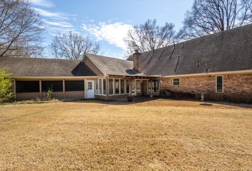 2952 HOLLY HEATH CV, Germantown, Tennessee 38138, 4 Bedrooms Bedrooms, 9 Rooms Rooms,3.1 BathroomsBathrooms,Residential,For Sale,HOLLY HEATH,10217316