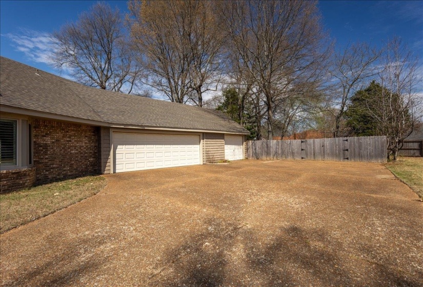 2952 HOLLY HEATH CV, Germantown, Tennessee 38138, 4 Bedrooms Bedrooms, 9 Rooms Rooms,3.1 BathroomsBathrooms,Residential,For Sale,HOLLY HEATH,10217316