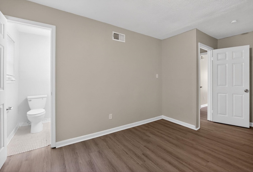 3709 BLUFF WOOD DR, Memphis, Tennessee 38128, 4 Bedroom Bedrooms, 6 Room Rooms,1.1 BathroomBathrooms,Residential,For Sale,BLUFF WOOD,0,10217318