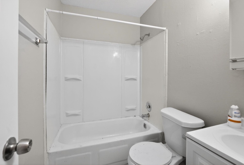 3709 BLUFF WOOD DR, Memphis, Tennessee 38128, 4 Bedroom Bedrooms, 6 Room Rooms,1.1 BathroomBathrooms,Residential,For Sale,BLUFF WOOD,0,10217318