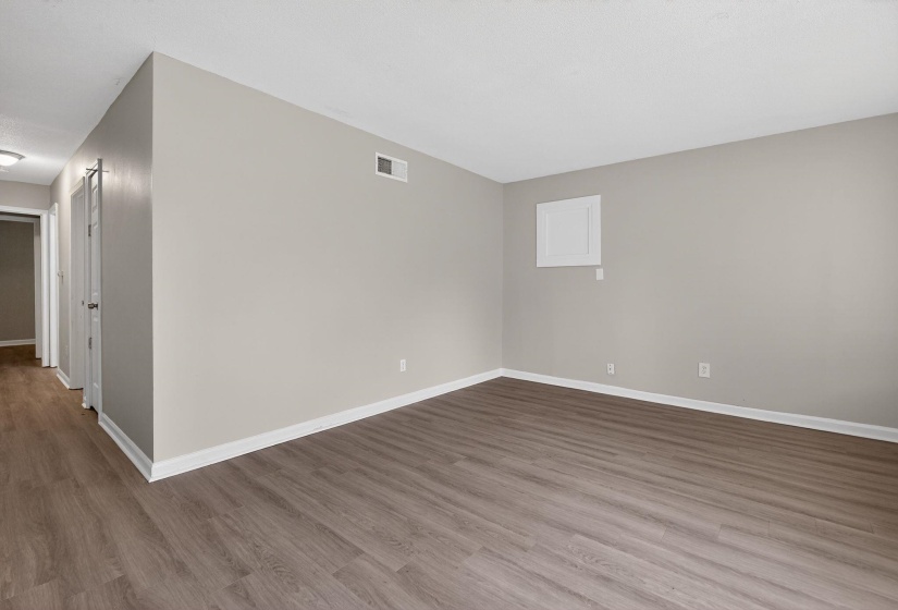 3709 BLUFF WOOD DR, Memphis, Tennessee 38128, 4 Bedroom Bedrooms, 6 Room Rooms,1.1 BathroomBathrooms,Residential,For Sale,BLUFF WOOD,0,10217318