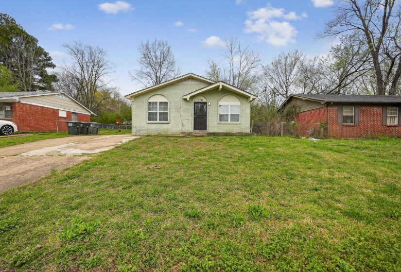 3709 BLUFF WOOD DR, Memphis, Tennessee 38128, 4 Bedroom Bedrooms, 6 Room Rooms,1.1 BathroomBathrooms,Residential,For Sale,BLUFF WOOD,0,10217318