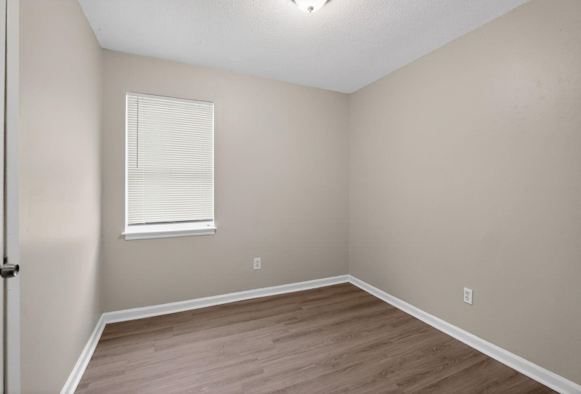 3709 BLUFF WOOD DR, Memphis, Tennessee 38128, 4 Bedroom Bedrooms, 6 Room Rooms,1.1 BathroomBathrooms,Residential,For Sale,BLUFF WOOD,0,10217318