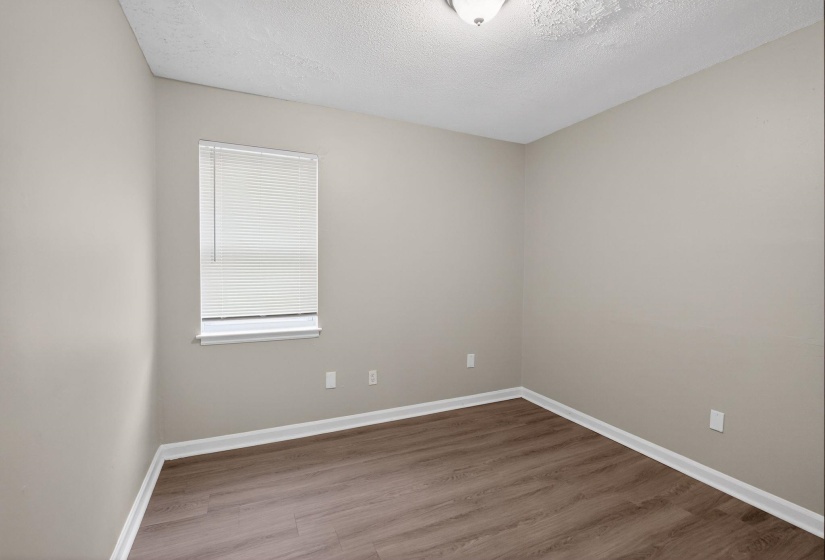 3709 BLUFF WOOD DR, Memphis, Tennessee 38128, 4 Bedroom Bedrooms, 6 Room Rooms,1.1 BathroomBathrooms,Residential,For Sale,BLUFF WOOD,0,10217318
