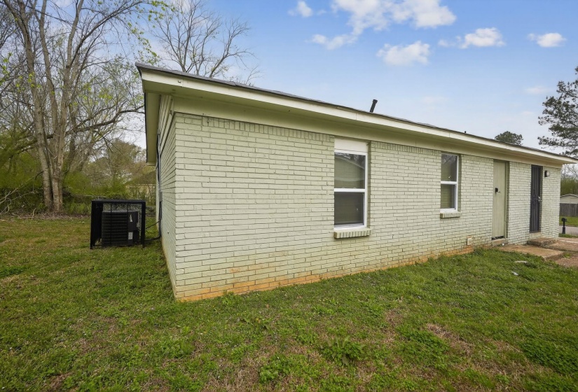 3709 BLUFF WOOD DR, Memphis, Tennessee 38128, 4 Bedroom Bedrooms, 6 Room Rooms,1.1 BathroomBathrooms,Residential,For Sale,BLUFF WOOD,0,10217318