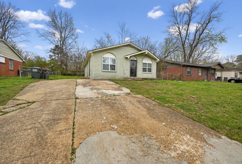 3709 BLUFF WOOD DR, Memphis, Tennessee 38128, 4 Bedroom Bedrooms, 6 Room Rooms,1.1 BathroomBathrooms,Residential,For Sale,BLUFF WOOD,0,10217318