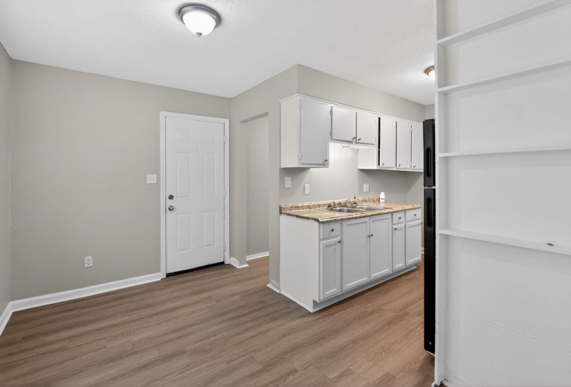 3709 BLUFF WOOD DR, Memphis, Tennessee 38128, 4 Bedroom Bedrooms, 6 Room Rooms,1.1 BathroomBathrooms,Residential,For Sale,BLUFF WOOD,0,10217318
