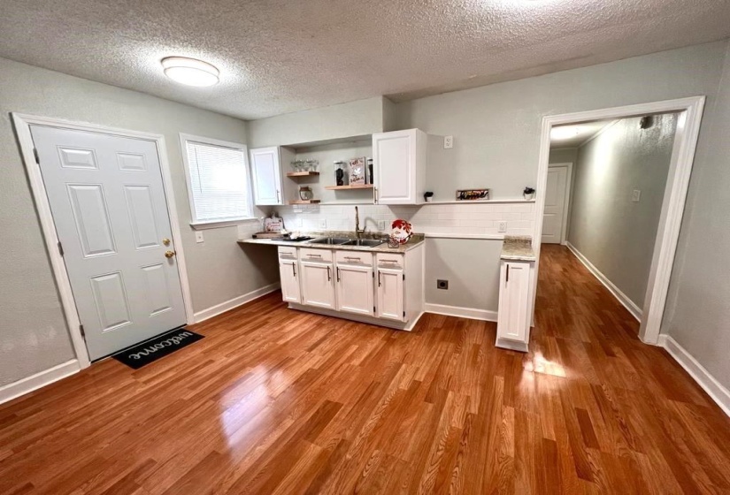 2428 LAMAR CIR, Memphis, Tennessee 38114, 2 Bedrooms Bedrooms, ,1 BathroomBathrooms,Duplexes,For Sale,LAMAR,10217349
