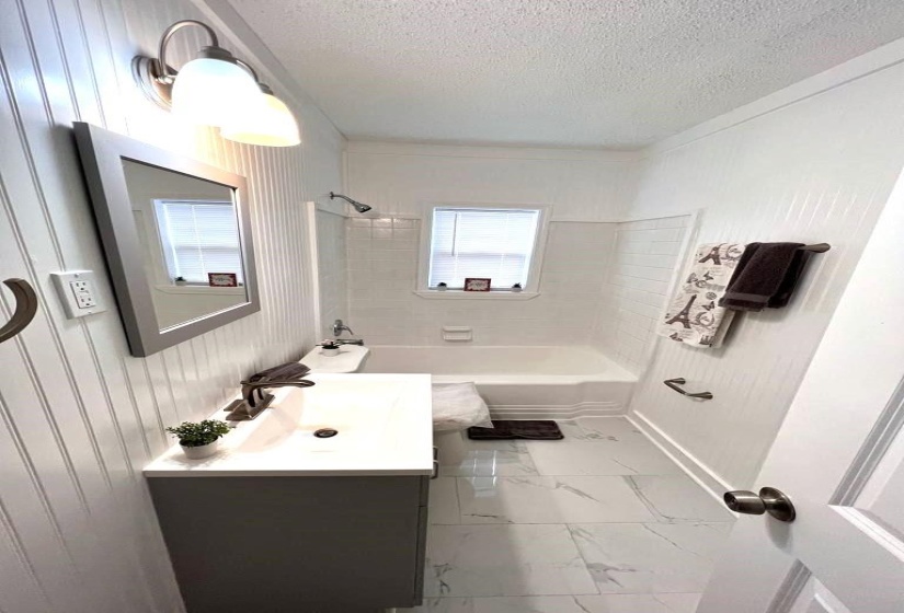 2428 LAMAR CIR, Memphis, Tennessee 38114, 2 Bedrooms Bedrooms, ,1 BathroomBathrooms,Duplexes,For Sale,LAMAR,10217349