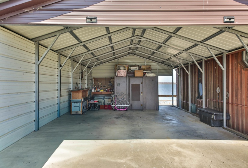 1225 LAKE DR, Hornbeak, Tennessee 38232, 3 Bedrooms Bedrooms, 7 Rooms Rooms,2 BathroomsBathrooms,Residential,For Sale,LAKE,10217351
