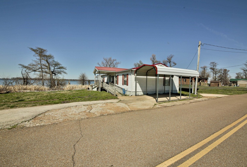 1225 LAKE DR, Hornbeak, Tennessee 38232, 3 Bedrooms Bedrooms, 7 Rooms Rooms,2 BathroomsBathrooms,Residential,For Sale,LAKE,10217351