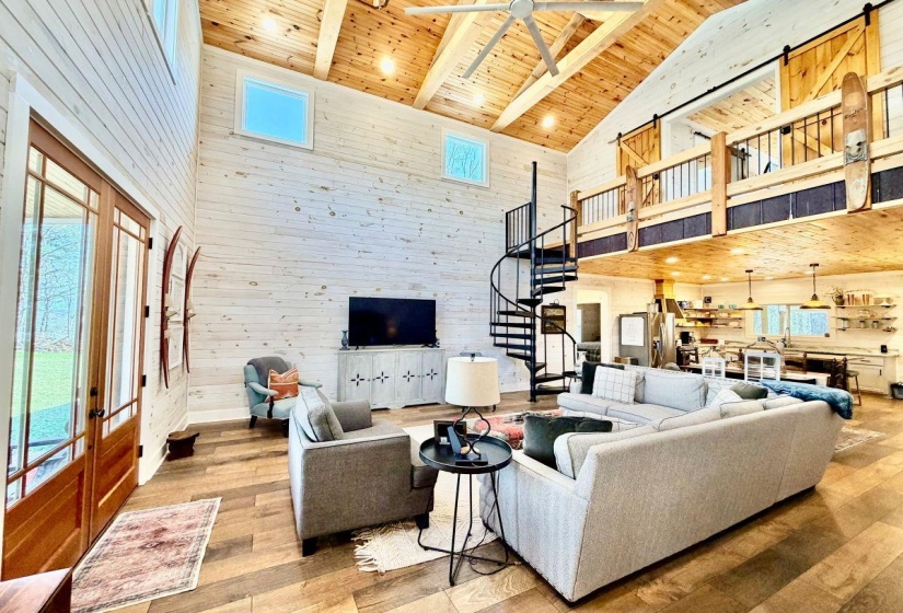 2 Level Vaulted ceiling with beams...