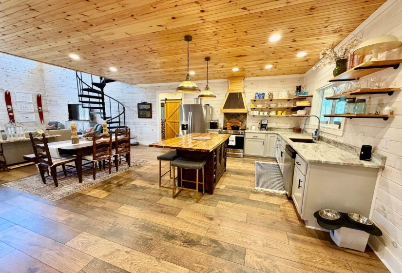 Plenty of room for family gatherings...