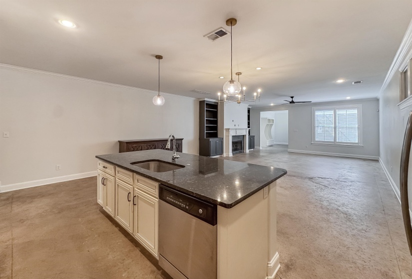 613 FRONT ST, Memphis, Tennessee 38103, 3 Bedrooms Bedrooms, 6 Rooms Rooms,3 BathroomsBathrooms,Residential,For Sale,FRONT,10217383