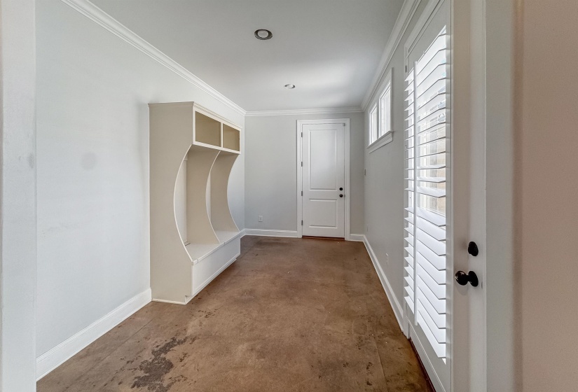 613 FRONT ST, Memphis, Tennessee 38103, 3 Bedrooms Bedrooms, 6 Rooms Rooms,3 BathroomsBathrooms,Residential,For Sale,FRONT,10217383