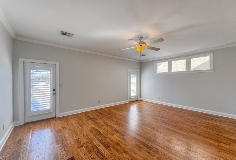 613 FRONT ST, Memphis, Tennessee 38103, 3 Bedrooms Bedrooms, 6 Rooms Rooms,3 BathroomsBathrooms,Residential,For Sale,FRONT,10217383