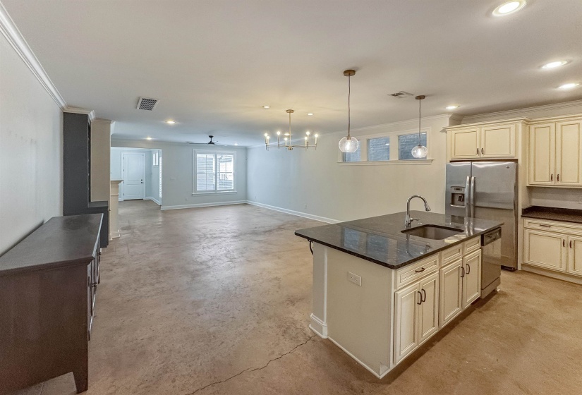 613 FRONT ST, Memphis, Tennessee 38103, 3 Bedrooms Bedrooms, 6 Rooms Rooms,3 BathroomsBathrooms,Residential,For Sale,FRONT,10217383