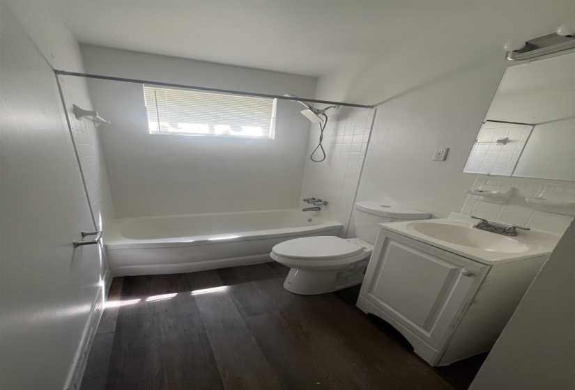 3176 YALE AVE, Memphis, Tennessee 38112, 4 Bedroom Bedrooms, 0 ,1 BathroomBathrooms,Duplexes,For Sale,YALE,0,10217394