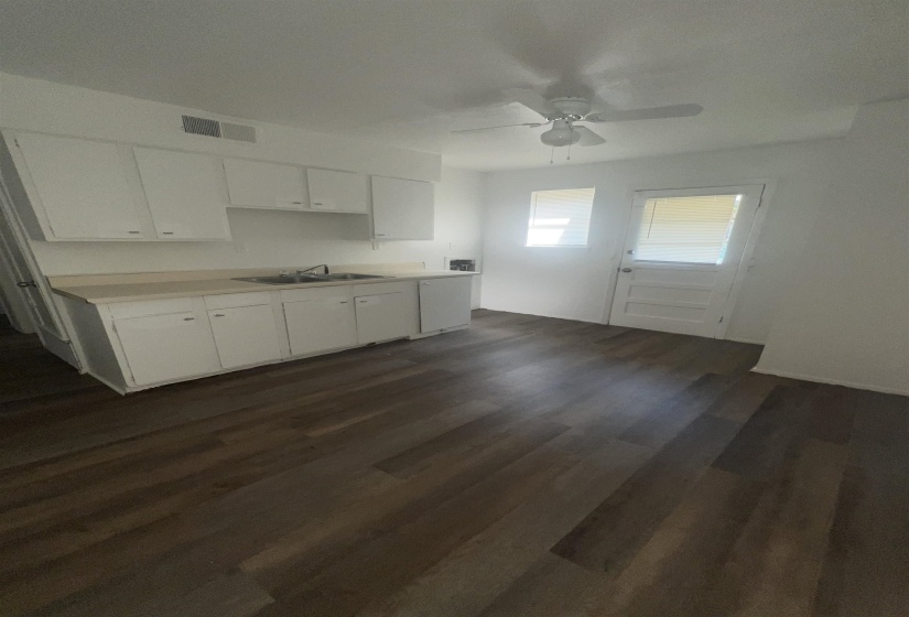 3176 YALE AVE, Memphis, Tennessee 38112, 4 Bedroom Bedrooms, 0 ,1 BathroomBathrooms,Duplexes,For Sale,YALE,0,10217394