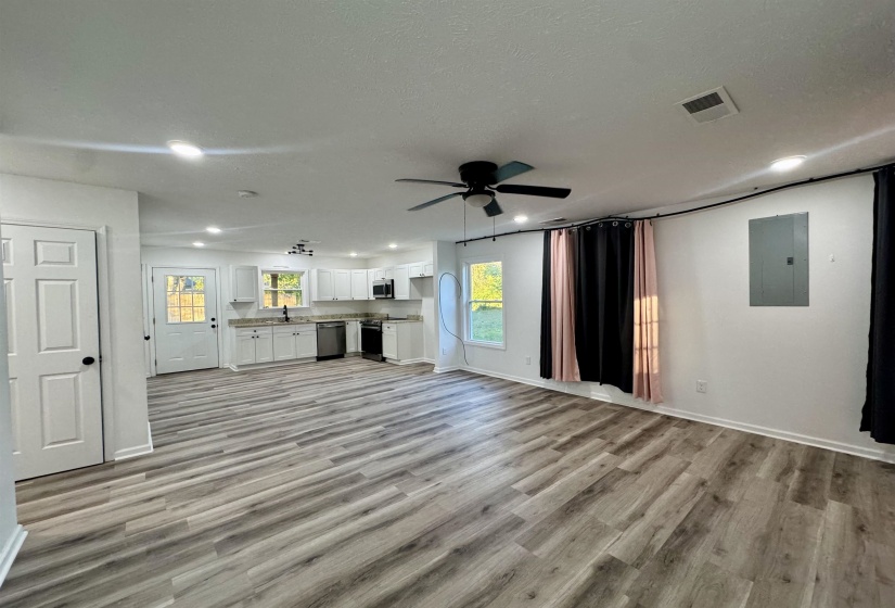 127 TISDALE ST, Brownsville, Tennessee 38012-1534, 3 Bedrooms Bedrooms, 7 Rooms Rooms,2 BathroomsBathrooms,Residential,For Sale,TISDALE,10209179