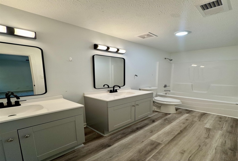 127 TISDALE ST, Brownsville, Tennessee 38012-1534, 3 Bedrooms Bedrooms, 7 Rooms Rooms,2 BathroomsBathrooms,Residential,For Sale,TISDALE,10209179