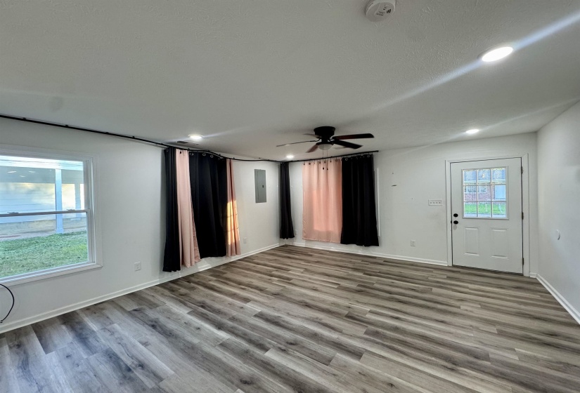 127 TISDALE ST, Brownsville, Tennessee 38012-1534, 3 Bedrooms Bedrooms, 7 Rooms Rooms,2 BathroomsBathrooms,Residential,For Sale,TISDALE,10209179