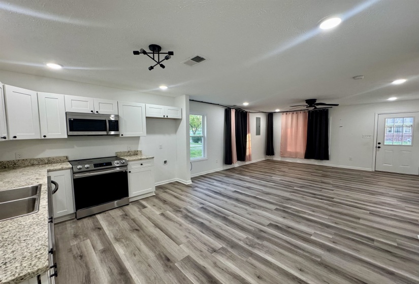 127 TISDALE ST, Brownsville, Tennessee 38012-1534, 3 Bedrooms Bedrooms, 7 Rooms Rooms,2 BathroomsBathrooms,Residential,For Sale,TISDALE,10209179