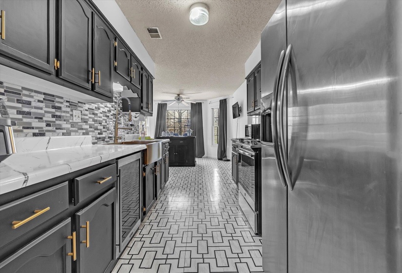 339 SUMMERFIELD LN, Memphis, Tennessee 38018, 5 Bedroom Bedrooms, 9 Room Rooms,3 BathroomBathrooms,Residential,For Sale,SUMMERFIELD,0,10217390