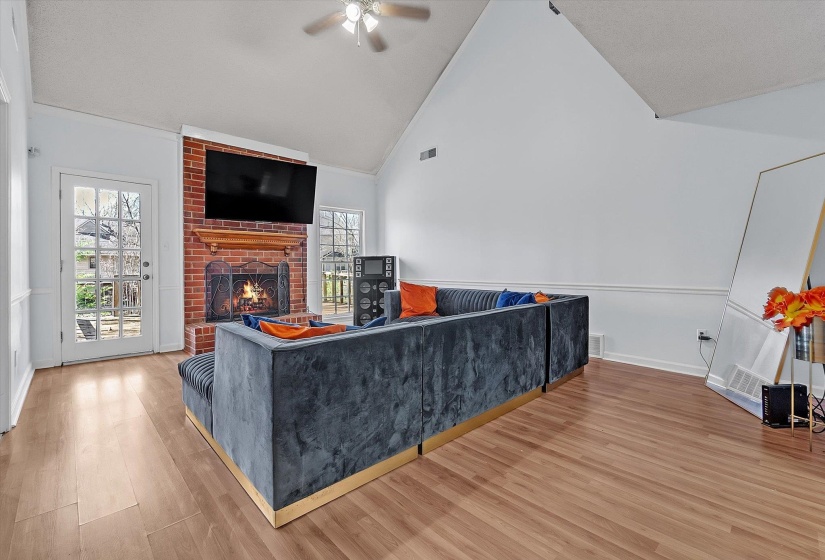 339 SUMMERFIELD LN, Memphis, Tennessee 38018, 5 Bedroom Bedrooms, 9 Room Rooms,3 BathroomBathrooms,Residential,For Sale,SUMMERFIELD,0,10217390
