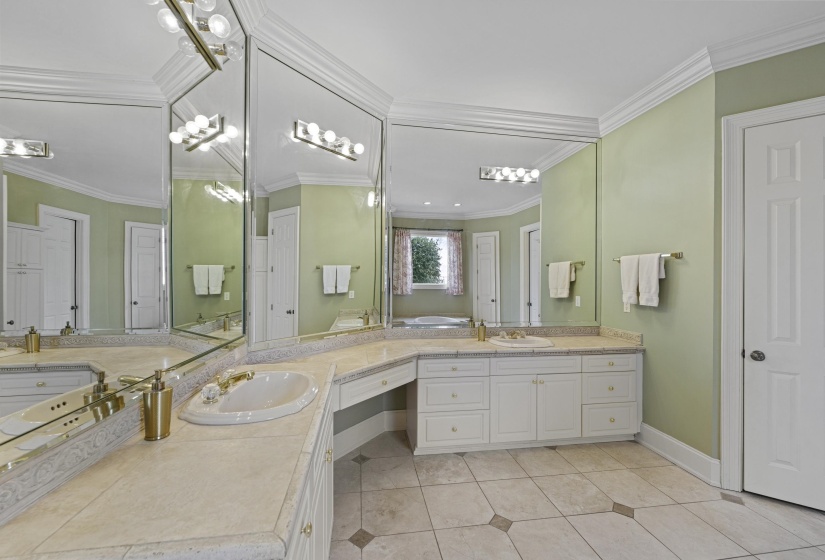10491 GRAYBOURNE DR, Eads, Tennessee 38028, 6 Bedrooms Bedrooms, 13 Rooms Rooms,4.1 BathroomsBathrooms,Residential,For Sale,GRAYBOURNE,10217391