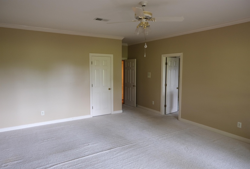 2499 EAGLERIDGE LN, Memphis, Tennessee 38016, 4 Bedrooms Bedrooms, 8 Rooms Rooms,4.1 BathroomsBathrooms,Residential,For Sale,EAGLERIDGE,10217392
