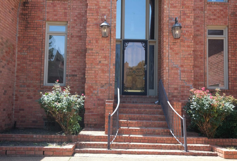 2499 EAGLERIDGE LN, Memphis, Tennessee 38016, 4 Bedrooms Bedrooms, 8 Rooms Rooms,4.1 BathroomsBathrooms,Residential,For Sale,EAGLERIDGE,10217392