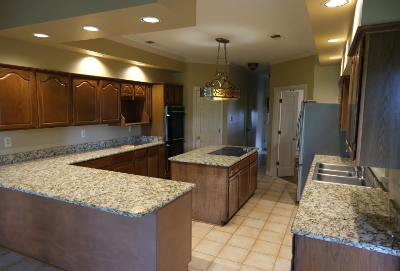 2499 EAGLERIDGE LN, Memphis, Tennessee 38016, 4 Bedrooms Bedrooms, 8 Rooms Rooms,4.1 BathroomsBathrooms,Residential,For Sale,EAGLERIDGE,10217392