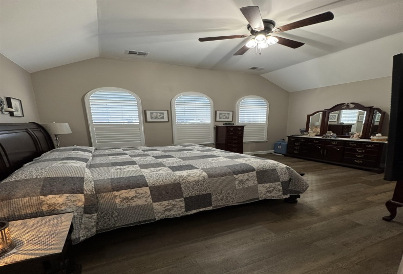 8680 WATERCREST DR, Millington, Tennessee 38053, 2 Bedroom Bedrooms, 5 Room Rooms,2 BathroomBathrooms,Residential,For Sale,WATERCREST,0,10217398
