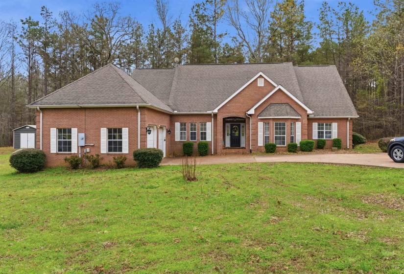 915 CLIFFTVIEW RD, Bolivar, Tennessee 38008, 5 Bedroom Bedrooms, 9 Room Rooms,3.1 BathroomBathrooms,Residential,For Sale,CLIFFTVIEW,0,10217414