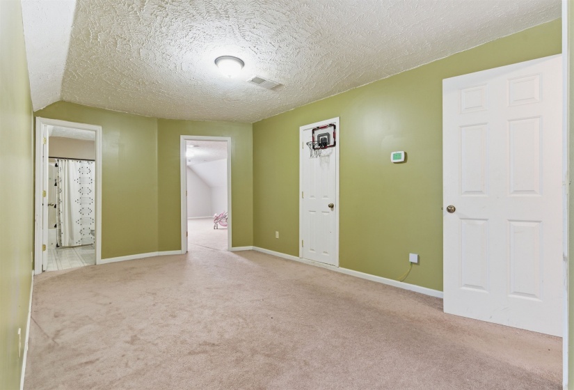 915 CLIFFTVIEW RD, Bolivar, Tennessee 38008, 5 Bedroom Bedrooms, 9 Room Rooms,3.1 BathroomBathrooms,Residential,For Sale,CLIFFTVIEW,0,10217414