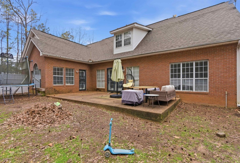 915 CLIFFTVIEW RD, Bolivar, Tennessee 38008, 5 Bedroom Bedrooms, 9 Room Rooms,3.1 BathroomBathrooms,Residential,For Sale,CLIFFTVIEW,0,10217414