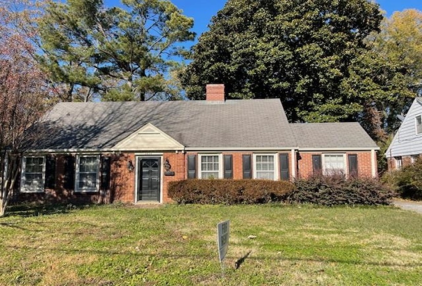 View of front of home with a front lawn