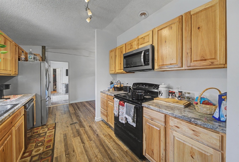 7010 22 HWY, Adamsville, Tennessee 38310, 3 Bedroom Bedrooms, 7 Room Rooms,2 BathroomBathrooms,Residential,For Sale,22,0,10217457