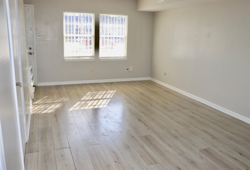 3741 CAMBRIDGE STATION DR, Memphis, Tennessee 38115, 2 Bedrooms Bedrooms, 5 Rooms Rooms,1.1 BathroomsBathrooms,Residential,For Sale,CAMBRIDGE STATION,10217468